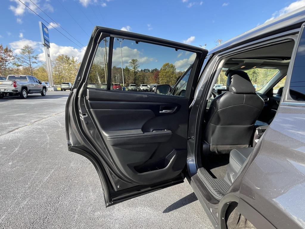 used 2023 Toyota Highlander car, priced at $38,080