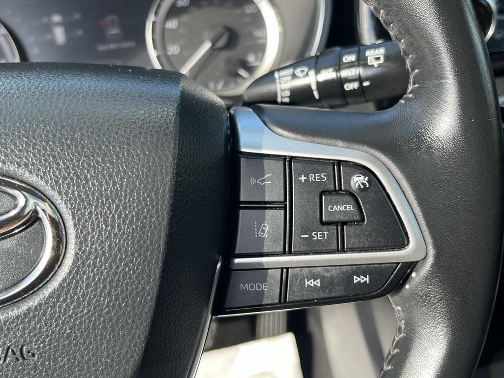 used 2023 Toyota Highlander car, priced at $38,080