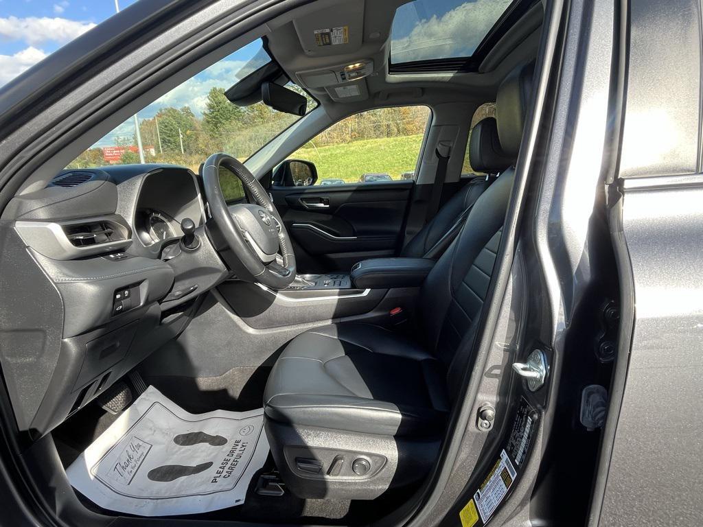 used 2023 Toyota Highlander car, priced at $38,080