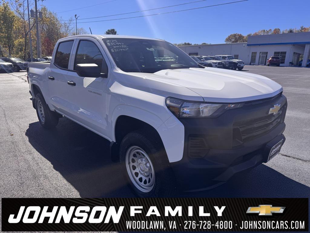 new 2025 Chevrolet Colorado car, priced at $32,990