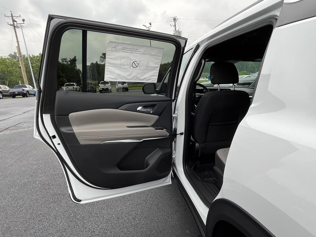 new 2025 Chevrolet Traverse car, priced at $44,941