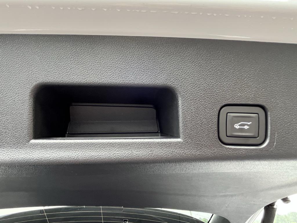 new 2025 Chevrolet Traverse car, priced at $44,941