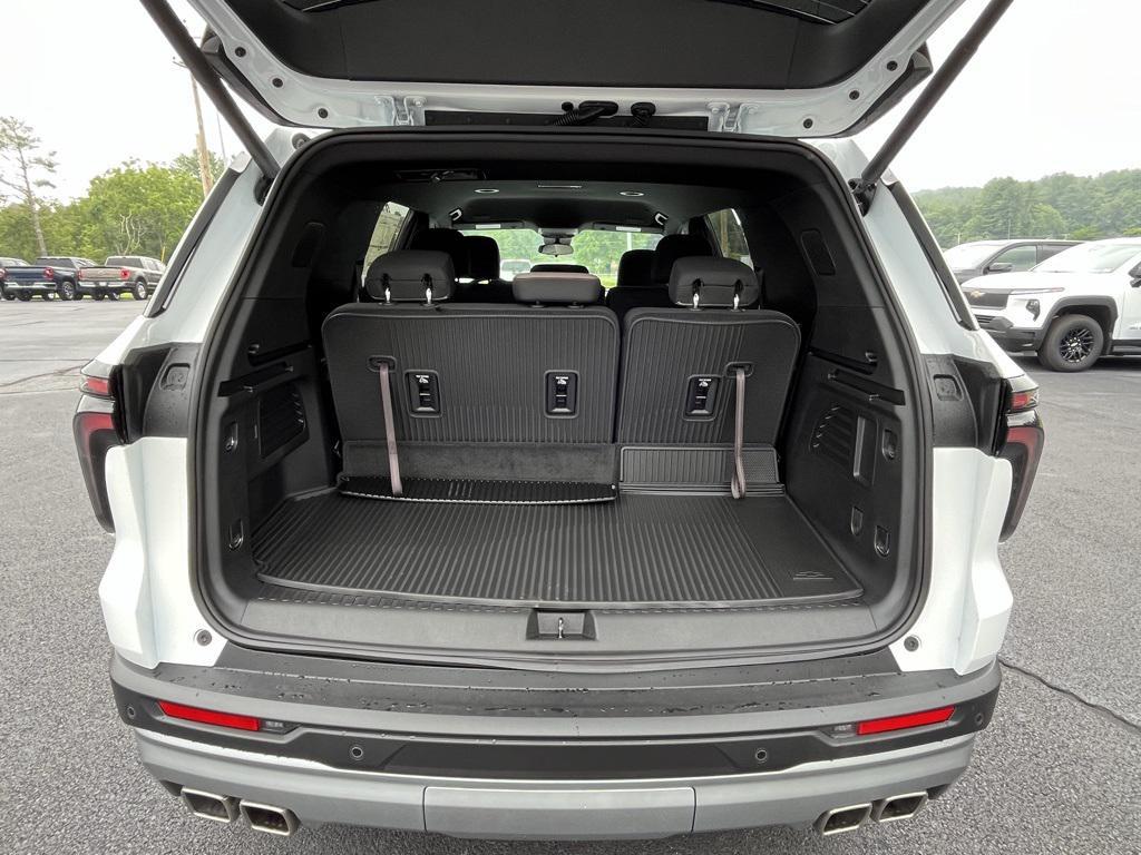new 2025 Chevrolet Traverse car, priced at $44,941