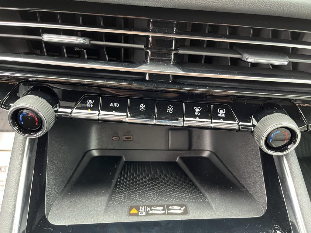 new 2025 Chevrolet Traverse car, priced at $44,941