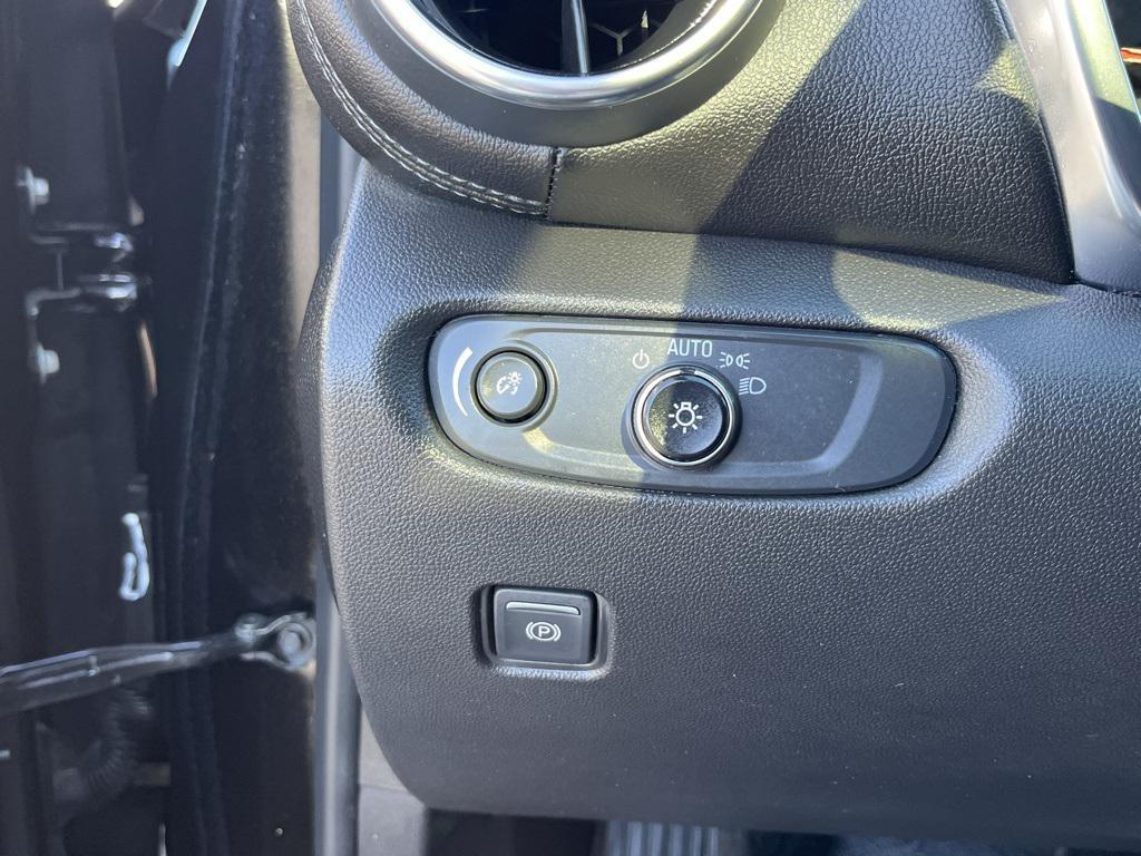 used 2021 Chevrolet Blazer car, priced at $24,950