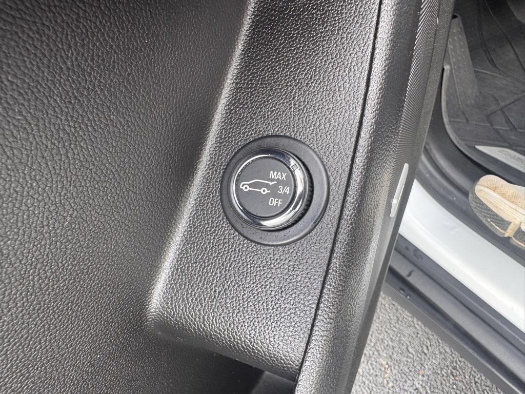used 2022 Chevrolet Traverse car, priced at $35,950