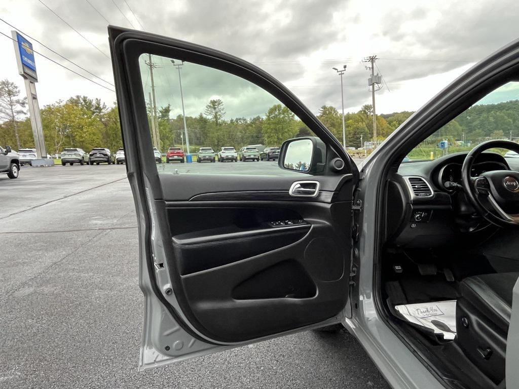 used 2021 Jeep Grand Cherokee car, priced at $23,245