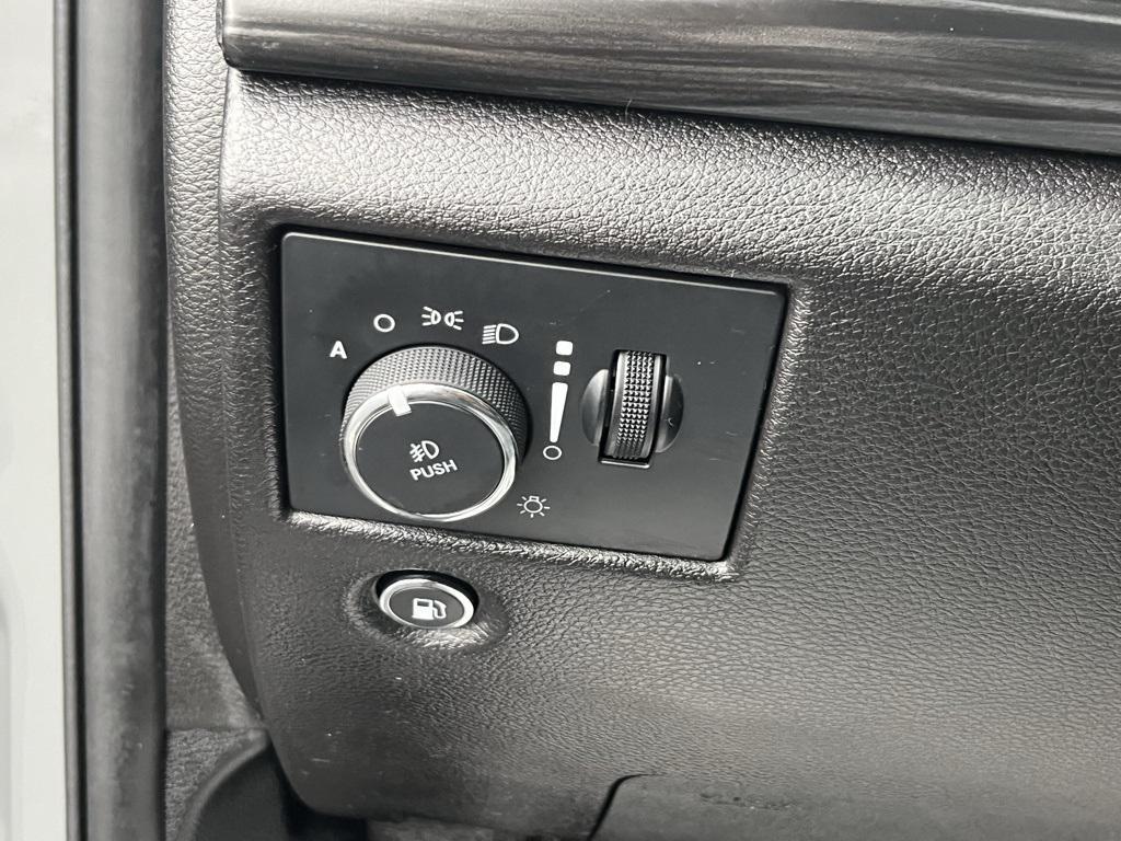 used 2021 Jeep Grand Cherokee car, priced at $23,245