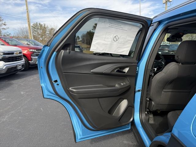 new 2025 Chevrolet TrailBlazer car, priced at $32,057