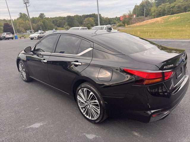 used 2023 Nissan Altima car, priced at $27,950