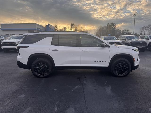 new 2025 Chevrolet Traverse car, priced at $49,715