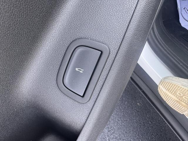 new 2025 Chevrolet Traverse car, priced at $49,860