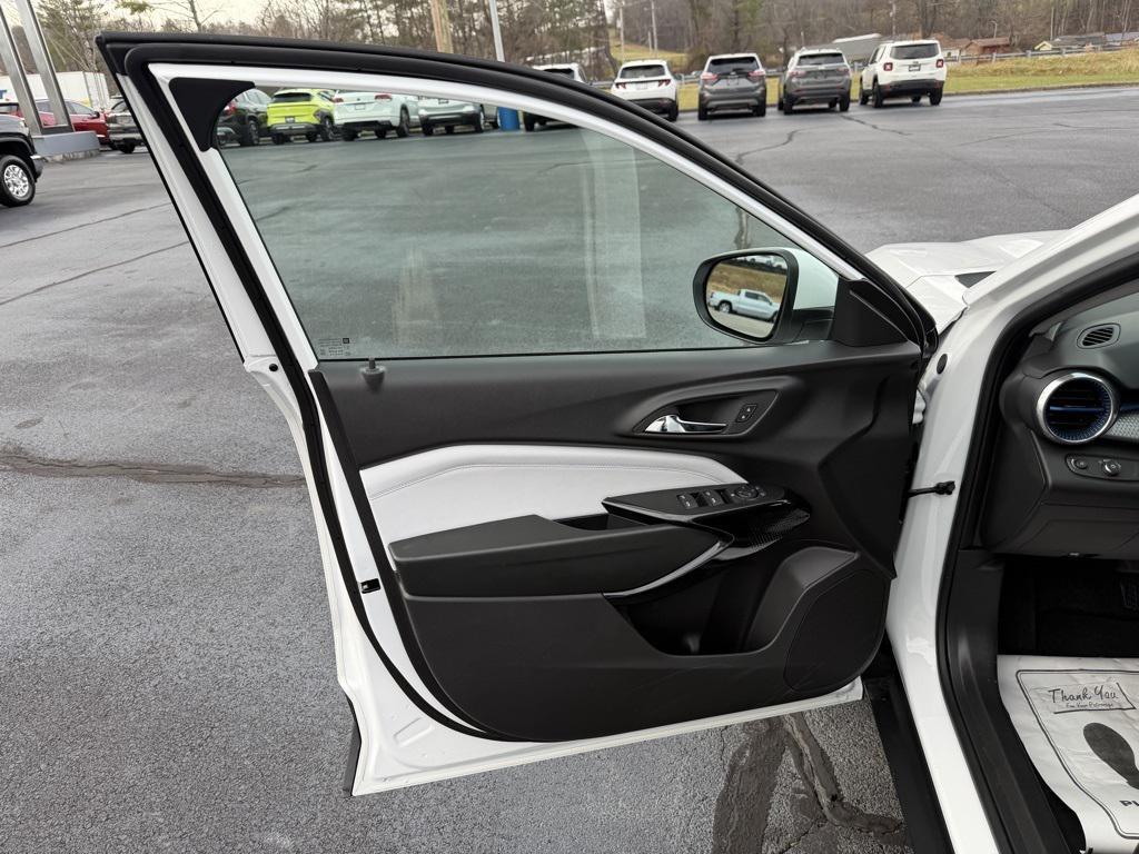 new 2026 Chevrolet Trax car, priced at $25,885