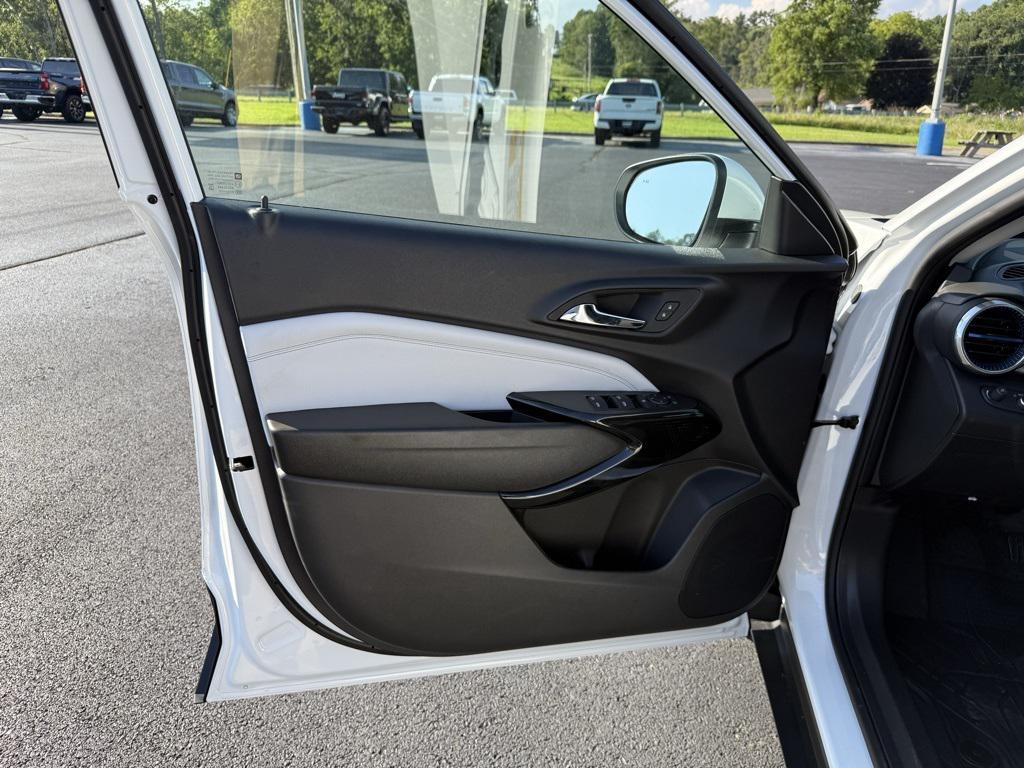 new 2025 Chevrolet Trax car, priced at $26,429
