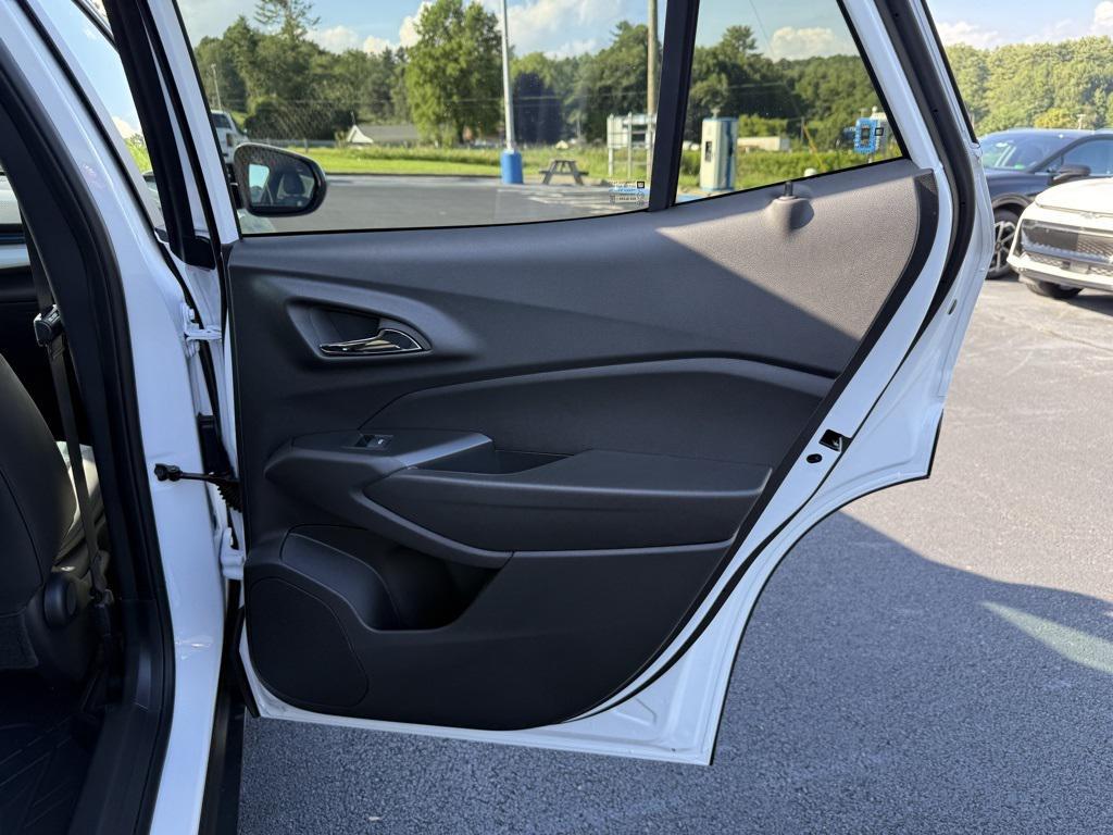 new 2025 Chevrolet Trax car, priced at $26,429