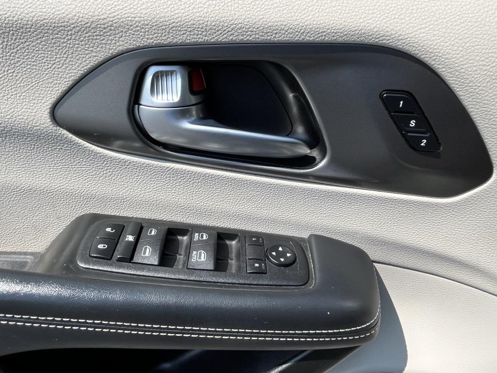 used 2023 Chrysler Pacifica car, priced at $23,760