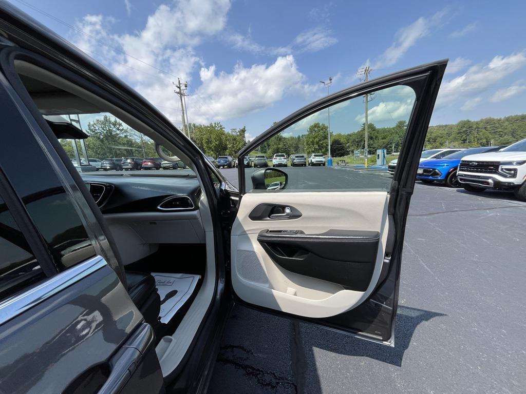 used 2023 Chrysler Pacifica car, priced at $23,760