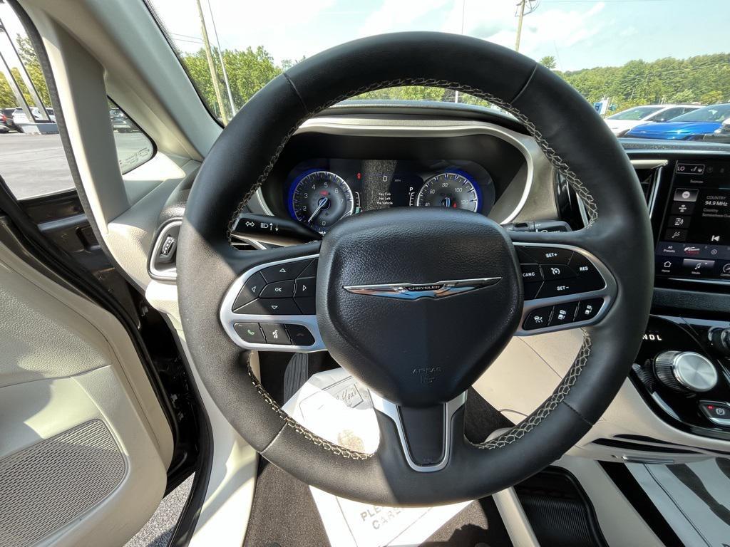 used 2023 Chrysler Pacifica car, priced at $23,760