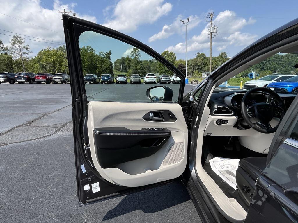 used 2023 Chrysler Pacifica car, priced at $23,760