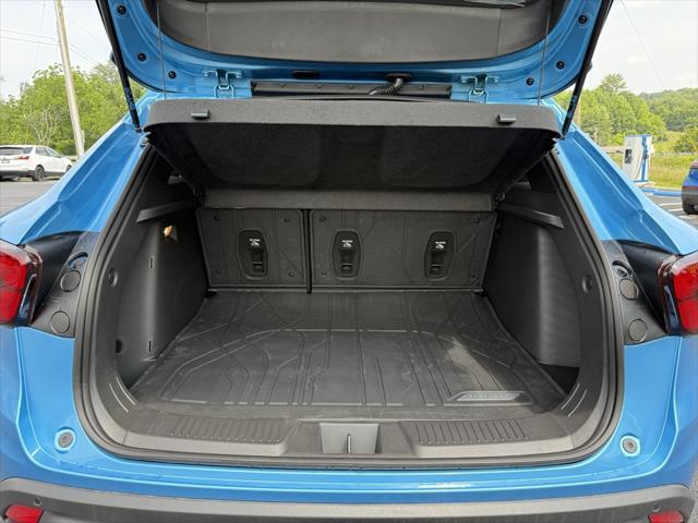 new 2025 Chevrolet Trax car, priced at $28,879