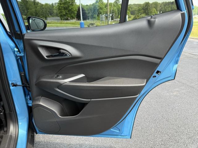 new 2025 Chevrolet Trax car, priced at $28,879
