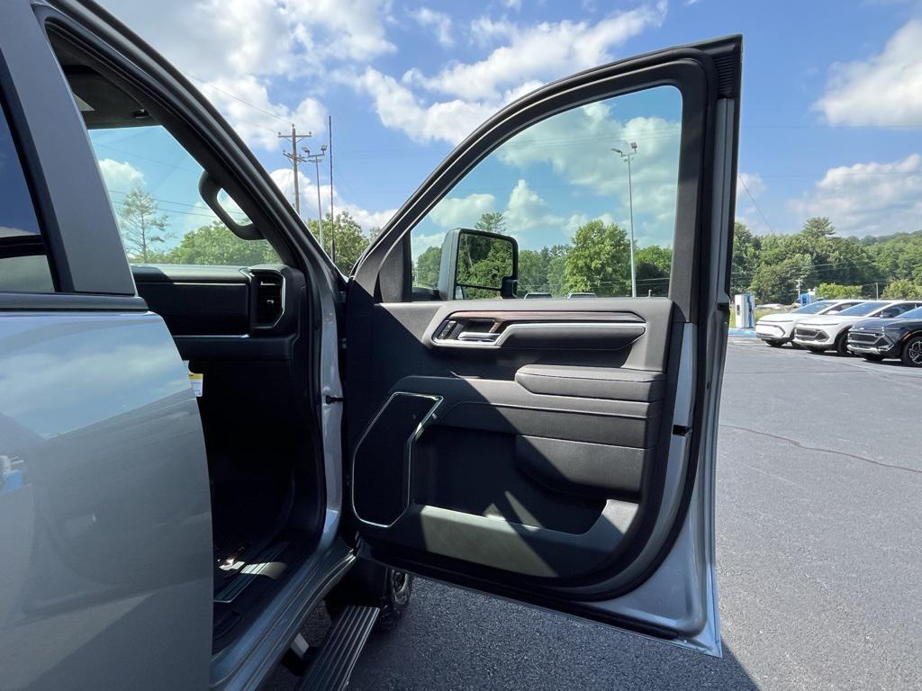 new 2025 Chevrolet Silverado 2500 car, priced at $66,383