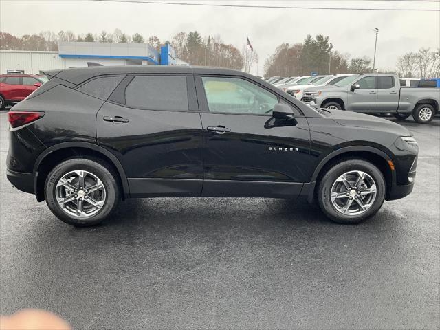 new 2025 Chevrolet Blazer car, priced at $38,652