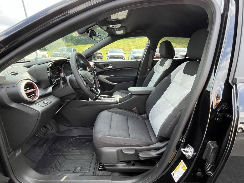 new 2025 Chevrolet Trax car, priced at $25,234