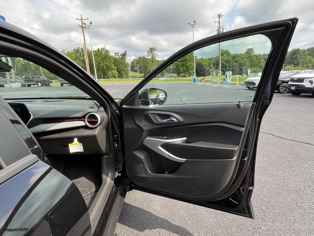 new 2025 Chevrolet Trax car, priced at $25,234