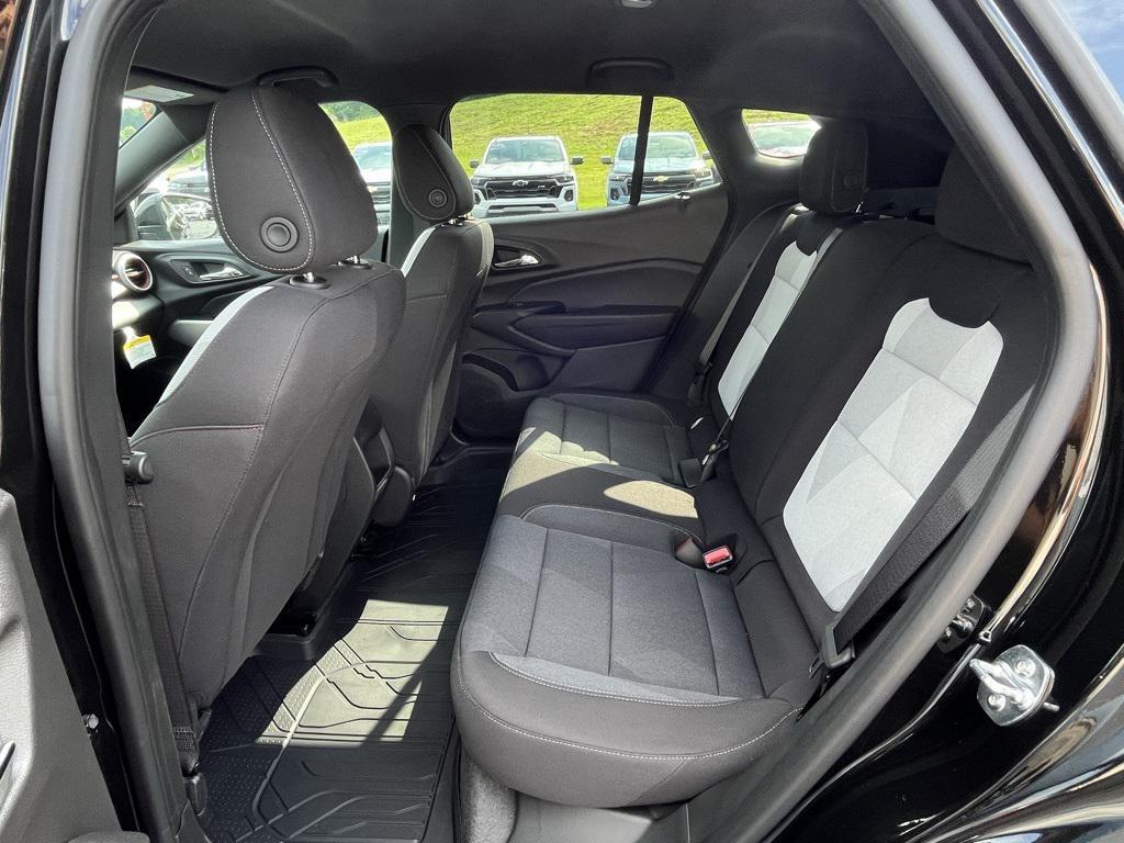 new 2025 Chevrolet Trax car, priced at $25,234