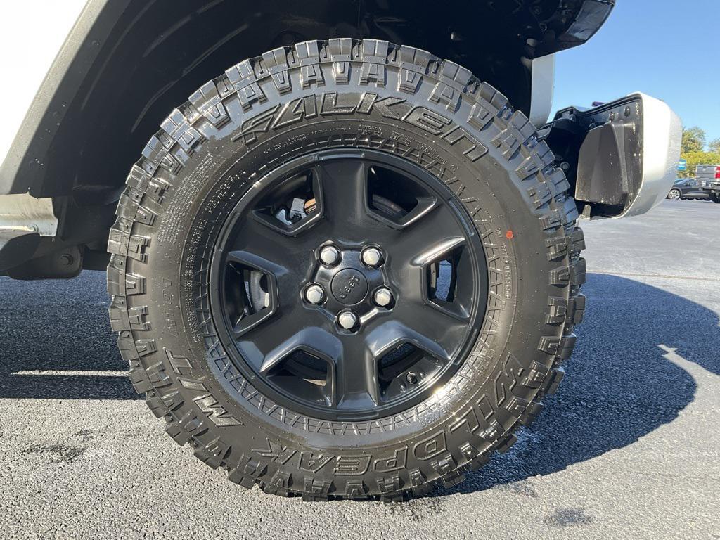 used 2021 Jeep Gladiator car, priced at $37,570