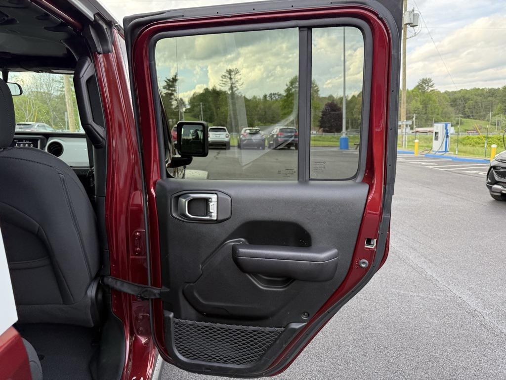used 2021 Jeep Wrangler Unlimited car, priced at $28,887