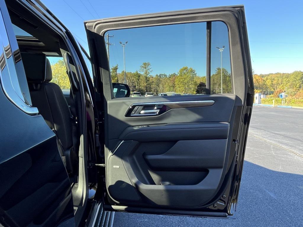 new 2026 Chevrolet Suburban car, priced at $99,984