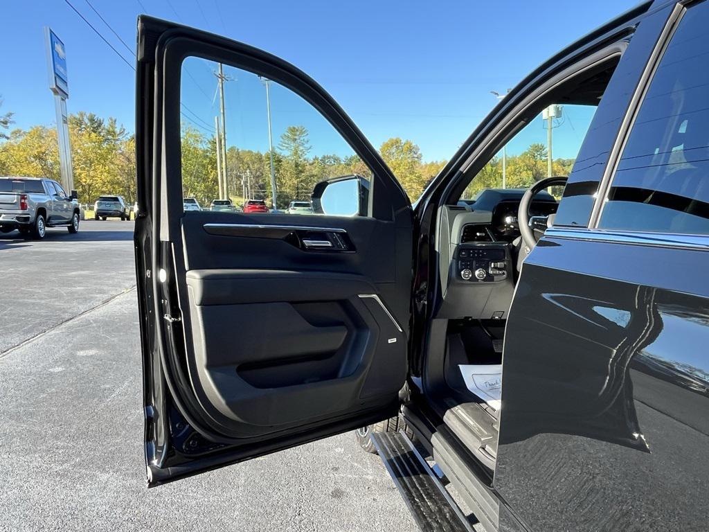 new 2026 Chevrolet Suburban car, priced at $99,984