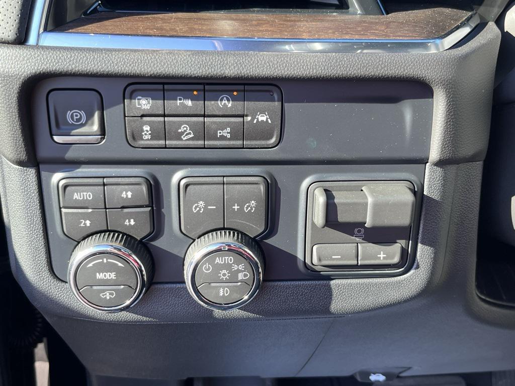 new 2026 Chevrolet Suburban car, priced at $99,984