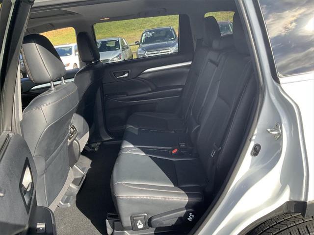 used 2019 Toyota Highlander car, priced at $26,718