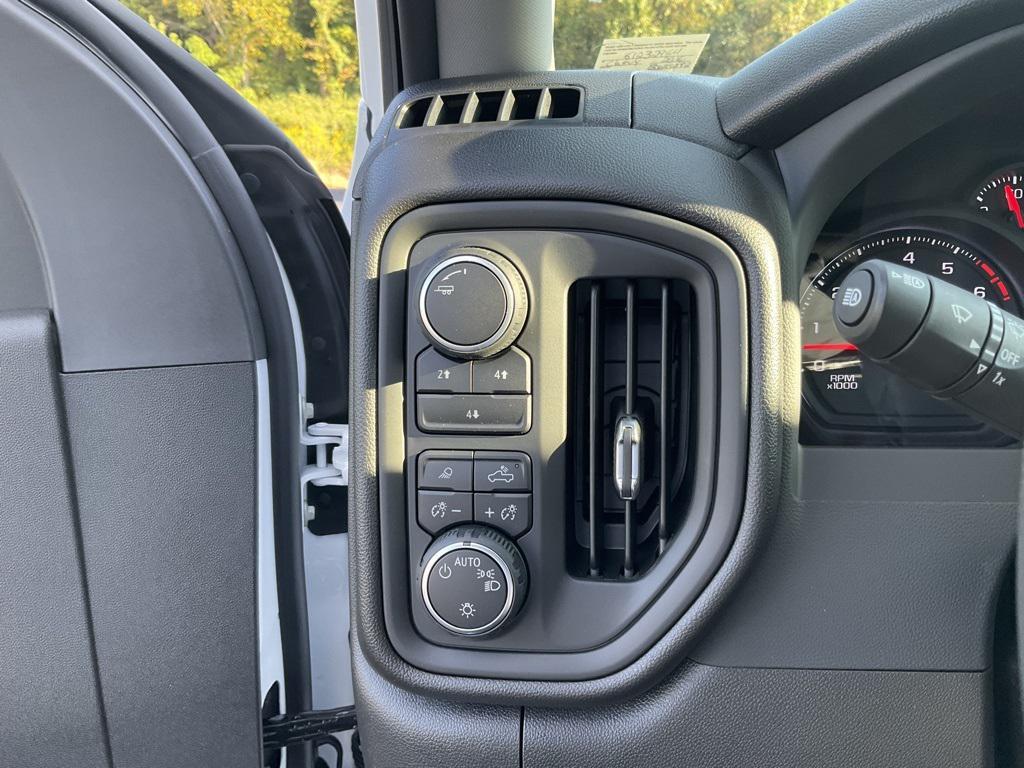 new 2025 Chevrolet Silverado 2500 car, priced at $58,686
