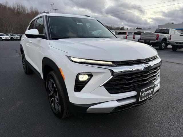 new 2025 Chevrolet TrailBlazer car, priced at $28,429