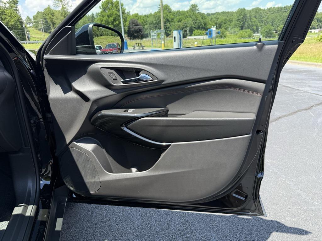 new 2025 Chevrolet Trax car, priced at $28,230