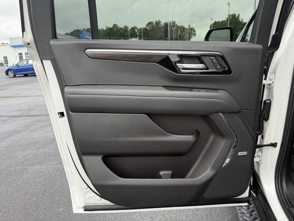 new 2025 Chevrolet Suburban car, priced at $81,517