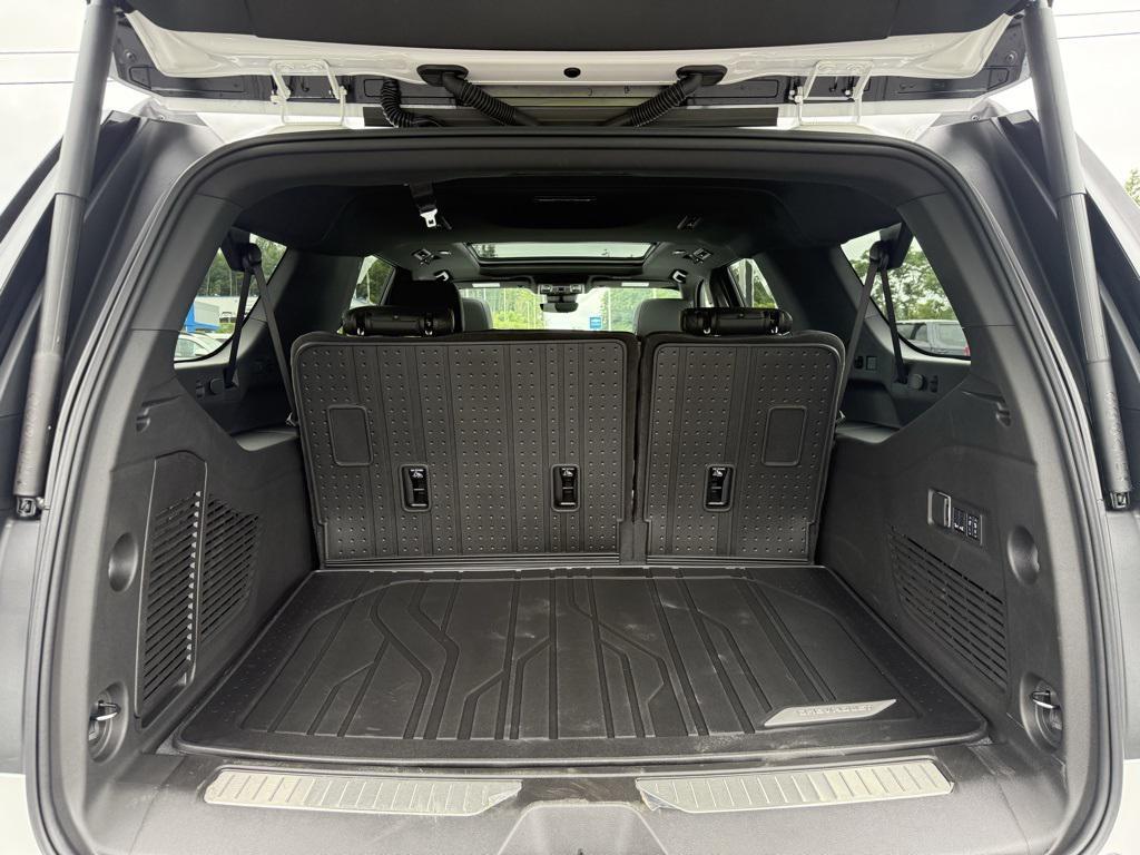 new 2025 Chevrolet Suburban car, priced at $81,517