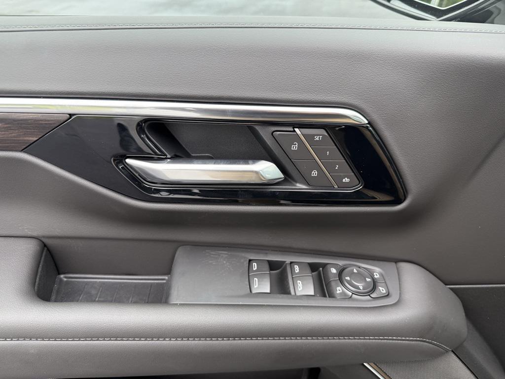 new 2025 Chevrolet Suburban car, priced at $81,517