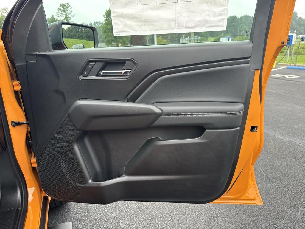 new 2025 Chevrolet Colorado car, priced at $43,633