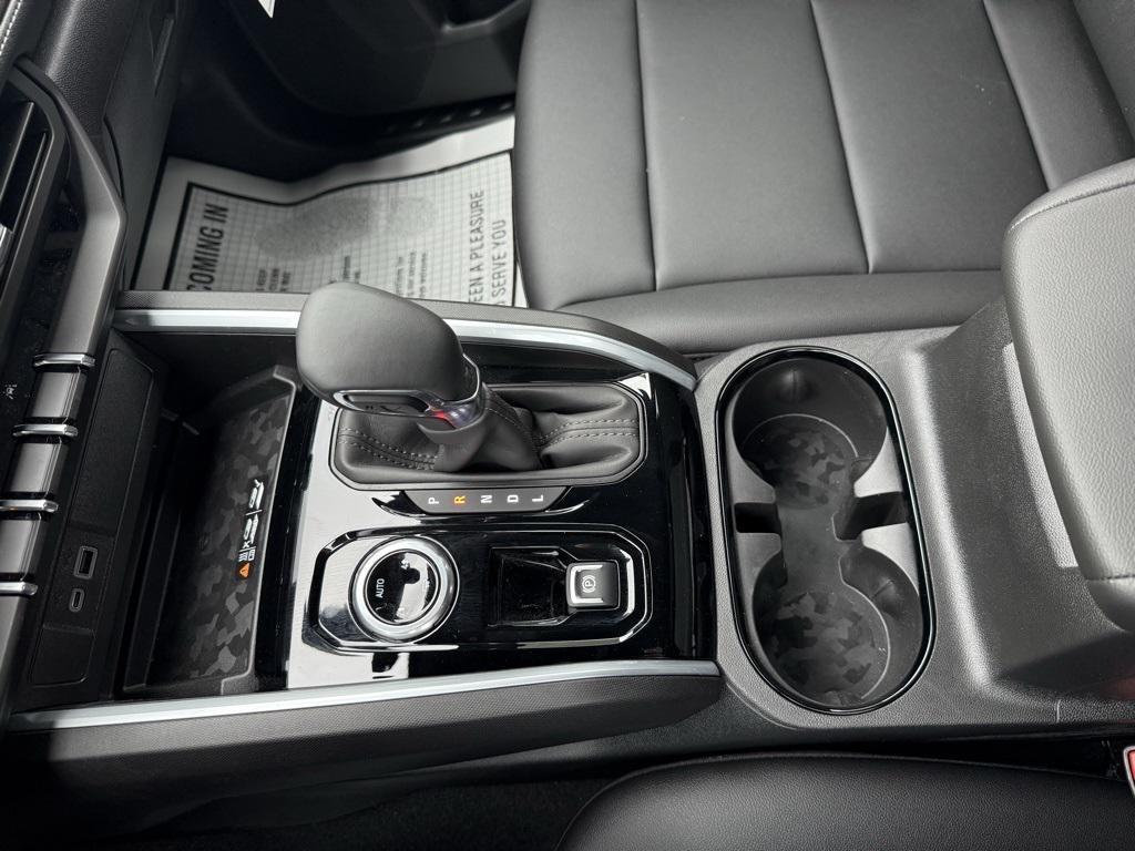 new 2025 Chevrolet Colorado car, priced at $43,633