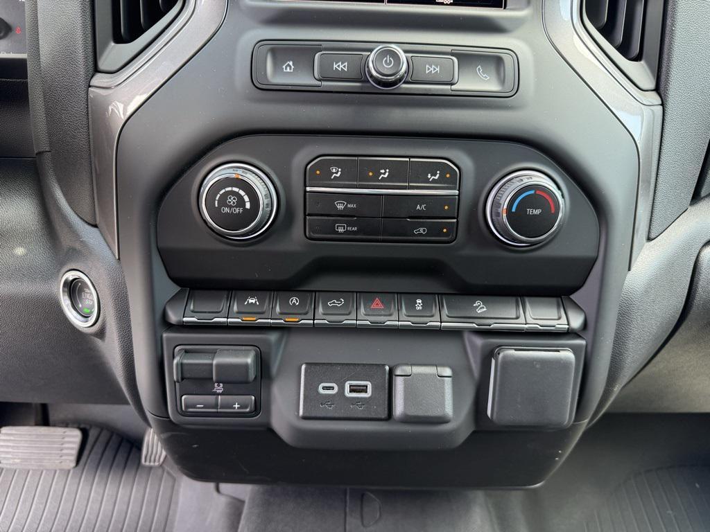 new 2025 Chevrolet Silverado 1500 car, priced at $52,634