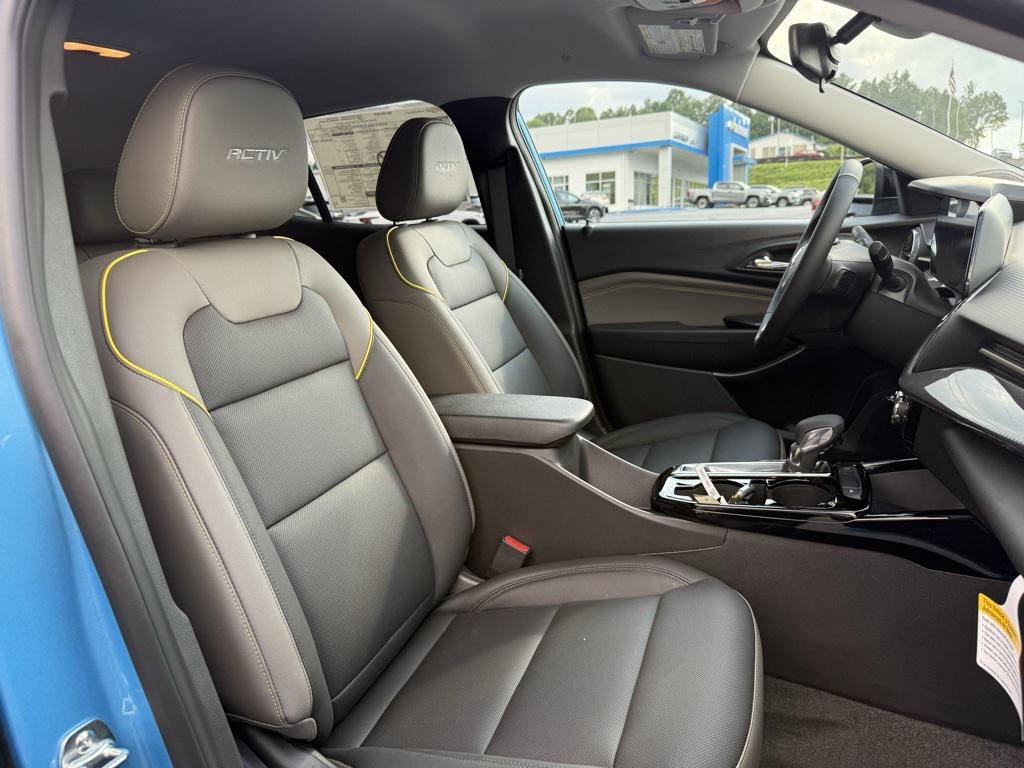 new 2025 Chevrolet Trax car, priced at $28,029