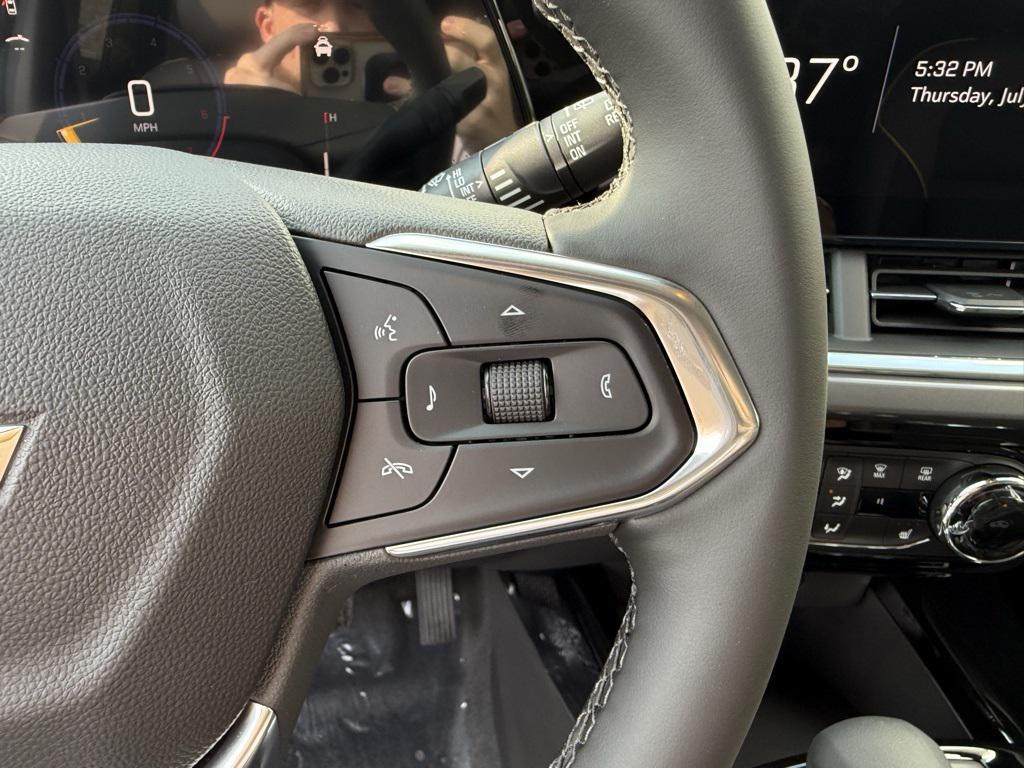 new 2025 Chevrolet Trax car, priced at $28,029