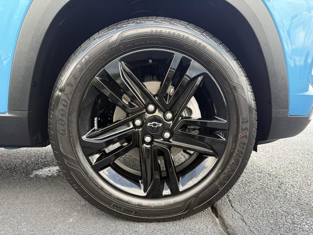 new 2025 Chevrolet Trax car, priced at $28,029