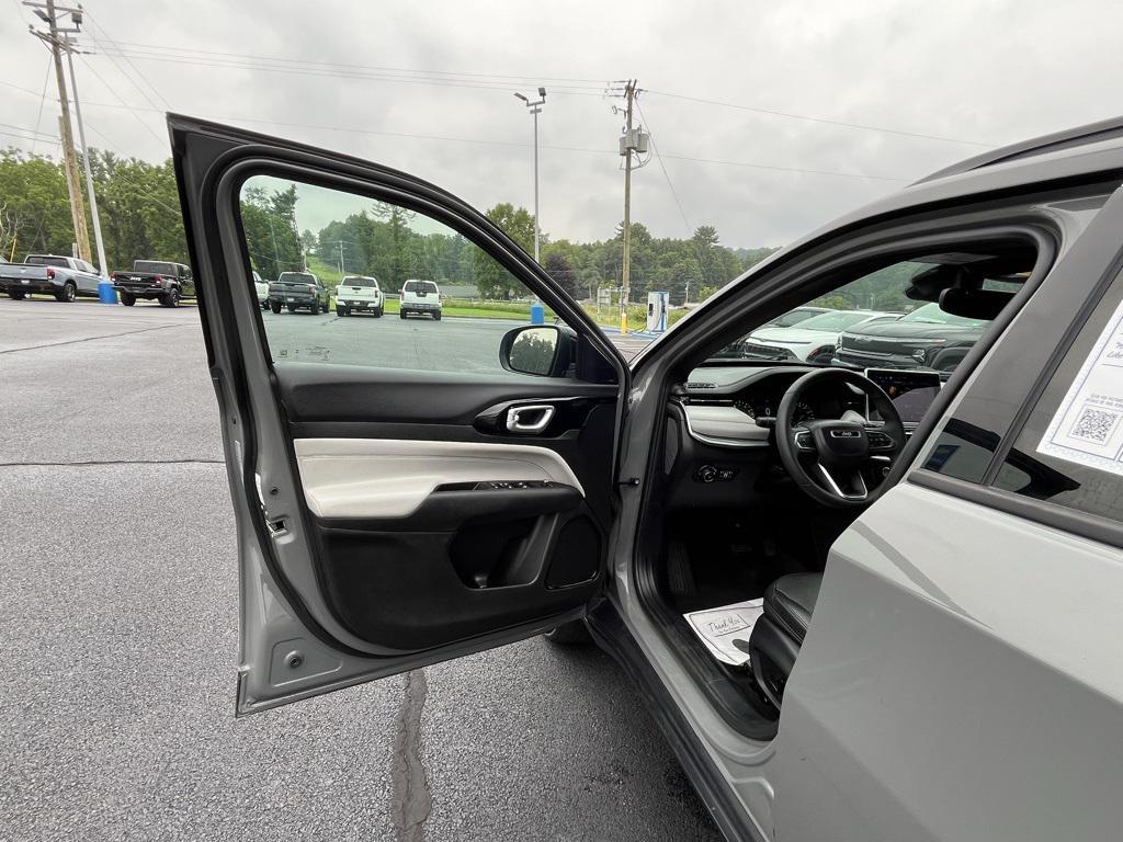 used 2023 Jeep Compass car, priced at $23,983