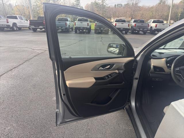 used 2023 Chevrolet Traverse car, priced at $29,950